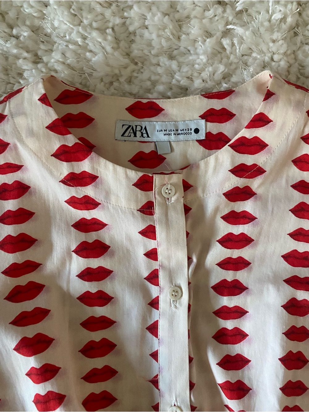 Zara Collection Red Lips Skater Dress with Red waist Bow - Picture 5 of 5